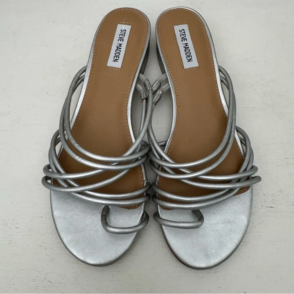 Steve Madden Caylen Strappy Toe Loop Sandals Silver Size 11